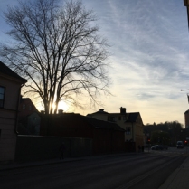 Solen sjunker Uppsala gatubild