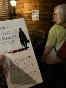 Anna och jag på The Ripper museum